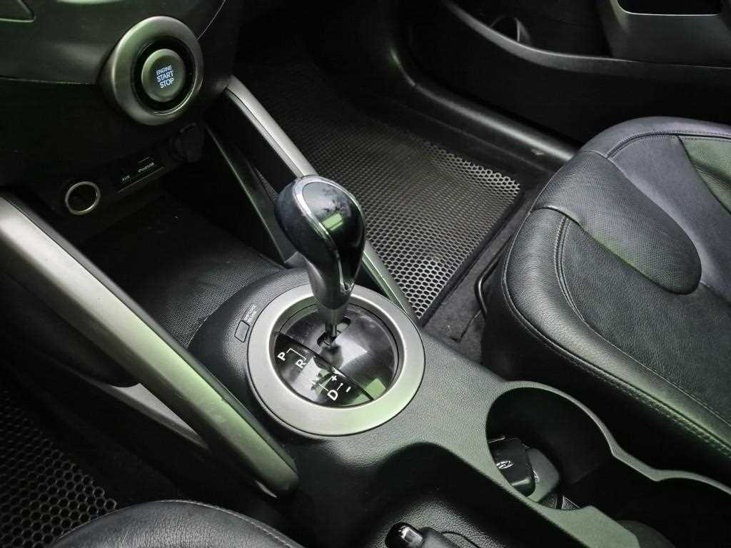 HYUNDAI Veloster - Vista 8