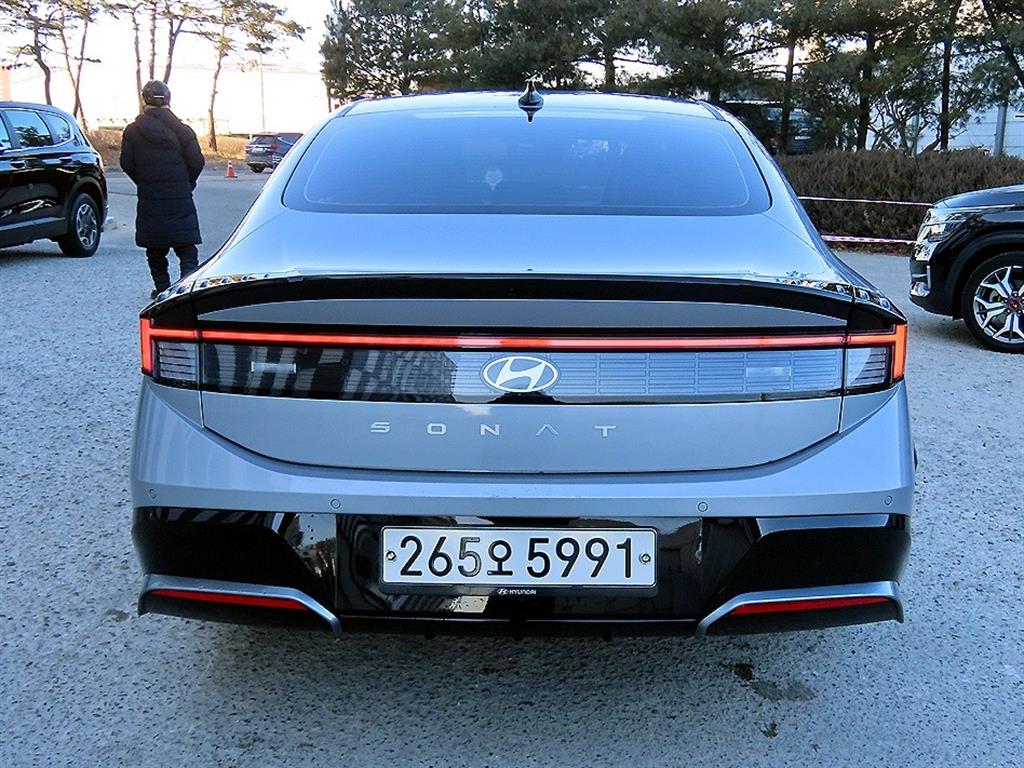 HYUNDAI Sonata - Vista 4