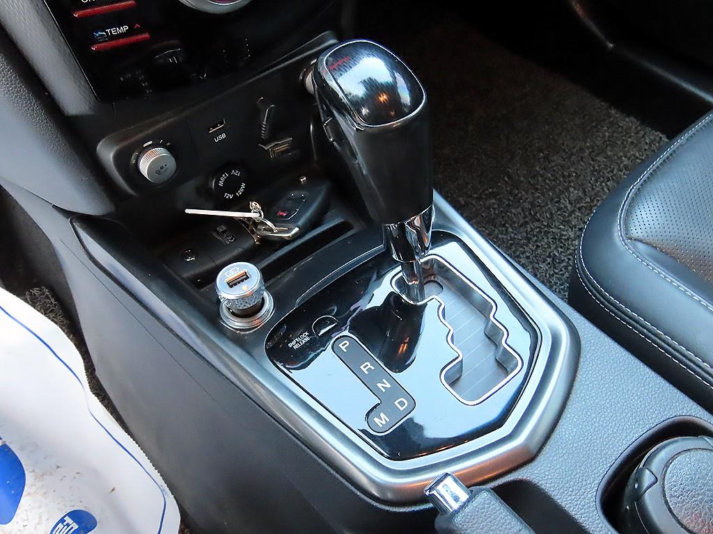 Ssangyong Tivoli - Vista 10