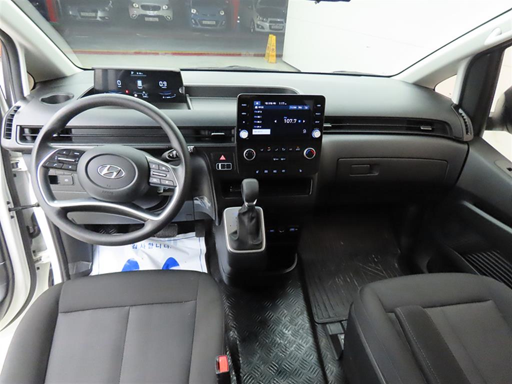 HYUNDAI Staria - Vista 7