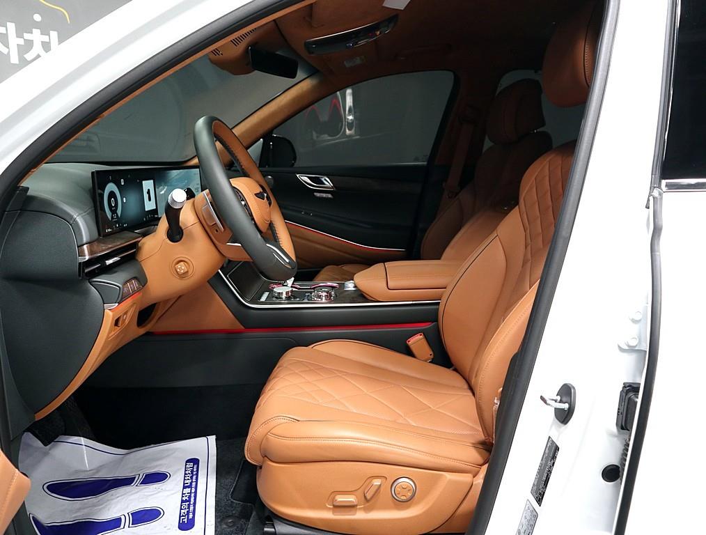 Genesis GV80 - Vista 9