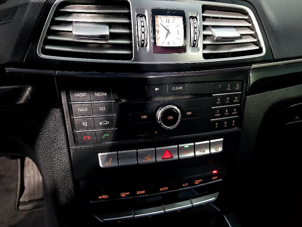 Mercedes Benz E class - Vista 12