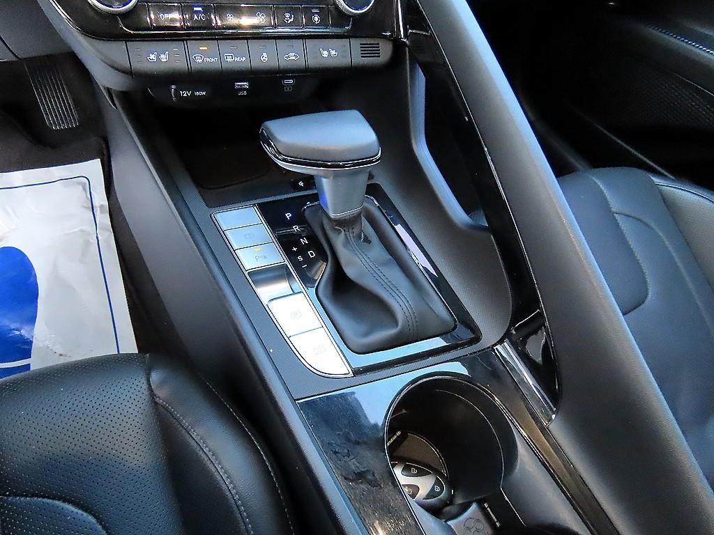 HYUNDAI Avante - Vista 10