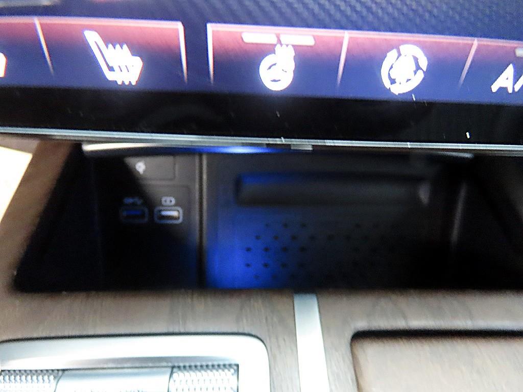 Genesis G80 - Vista 12