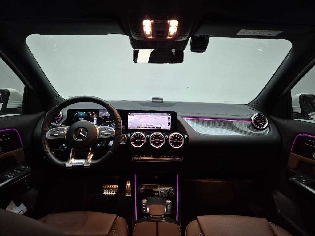 Mercedes Benz GLA Class - Vista 7