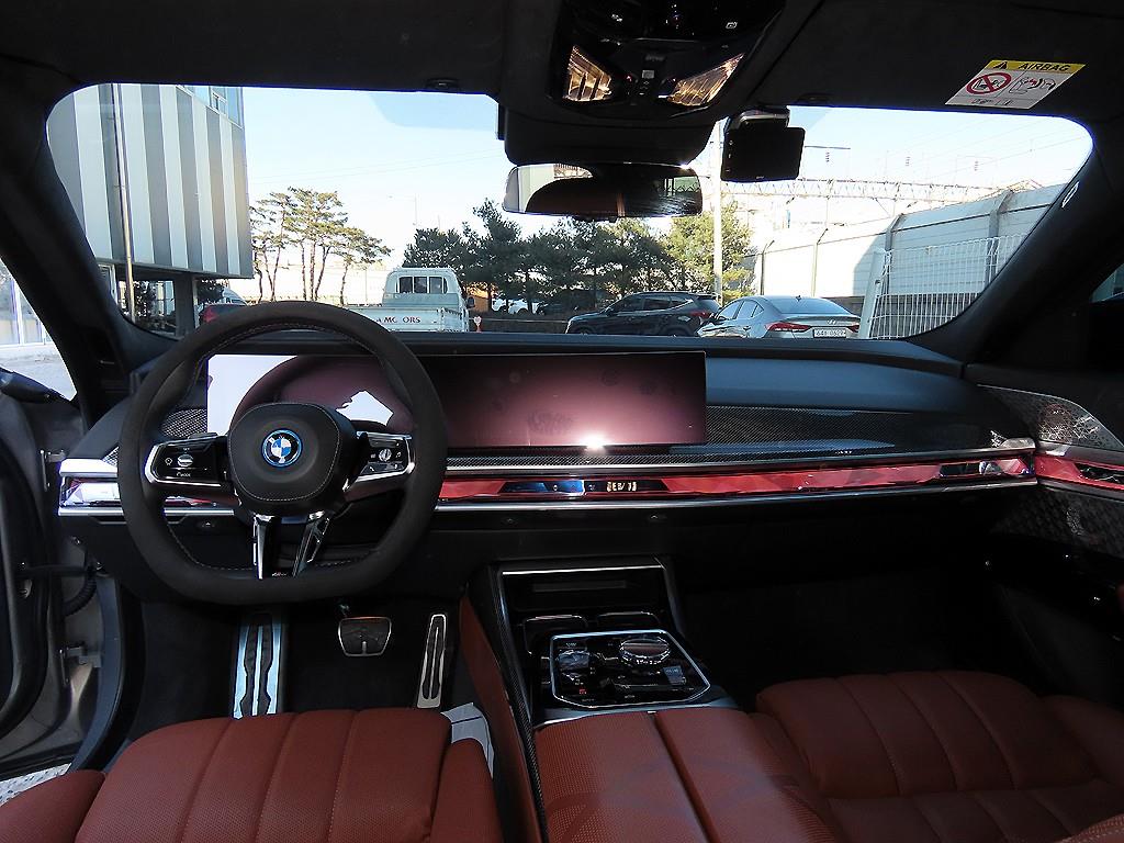 BMW i7 - Vista 7