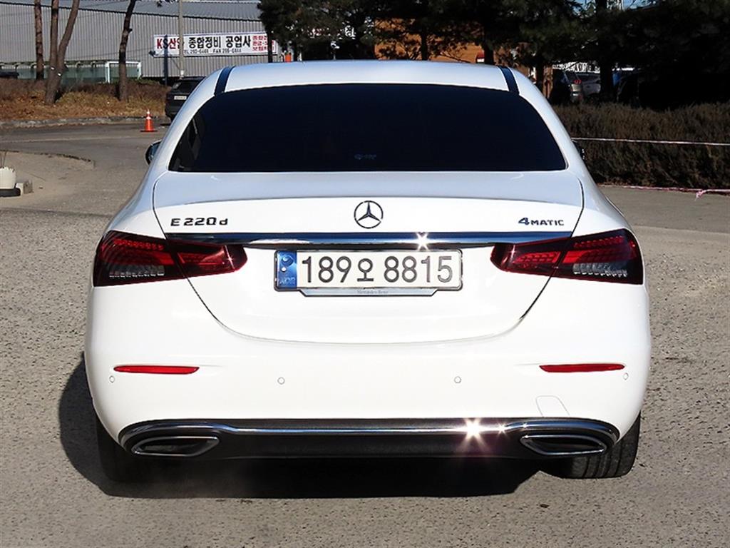 Mercedes Benz E class - Vista 4