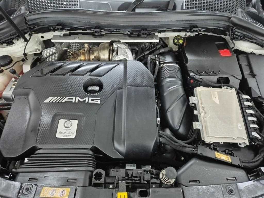 Mercedes Benz GLA Class - Vista 5