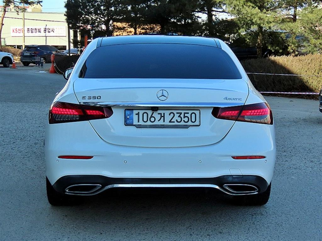 Mercedes Benz E class - Vista 4