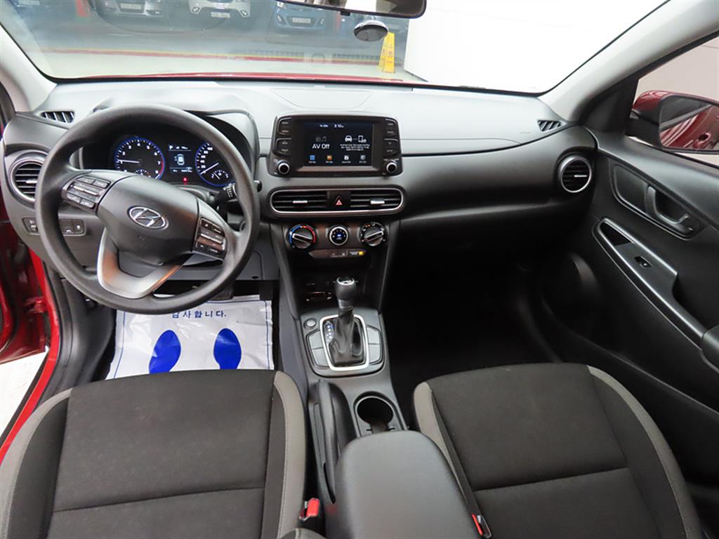 HYUNDAI Kona - Vista 7