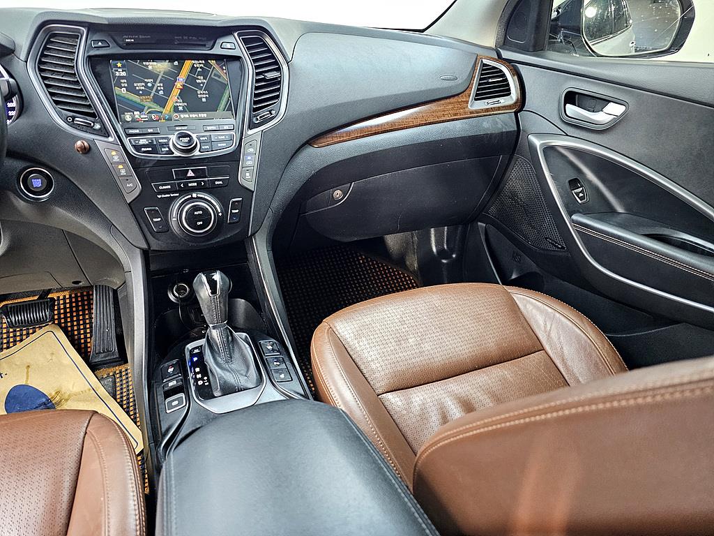 HYUNDAI Maxcruz - Vista 10