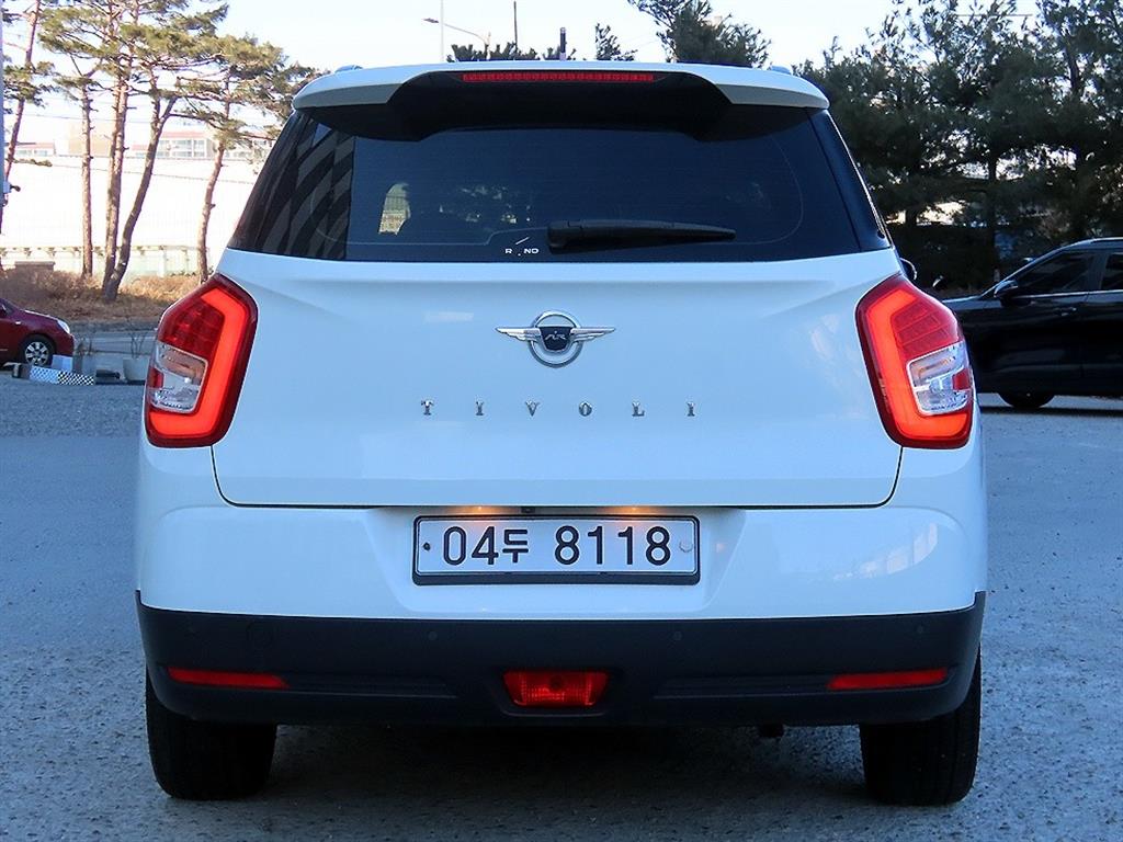 Ssangyong Tivoli - Vista 4