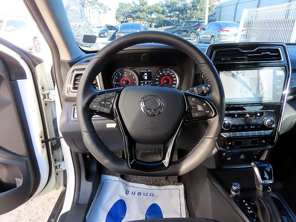 Ssangyong Tivoli - Vista 8