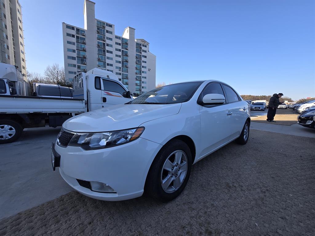 KIA Forte 2013 Blanco - Importación desde Corea - HF Imports Iquique - Foto 1