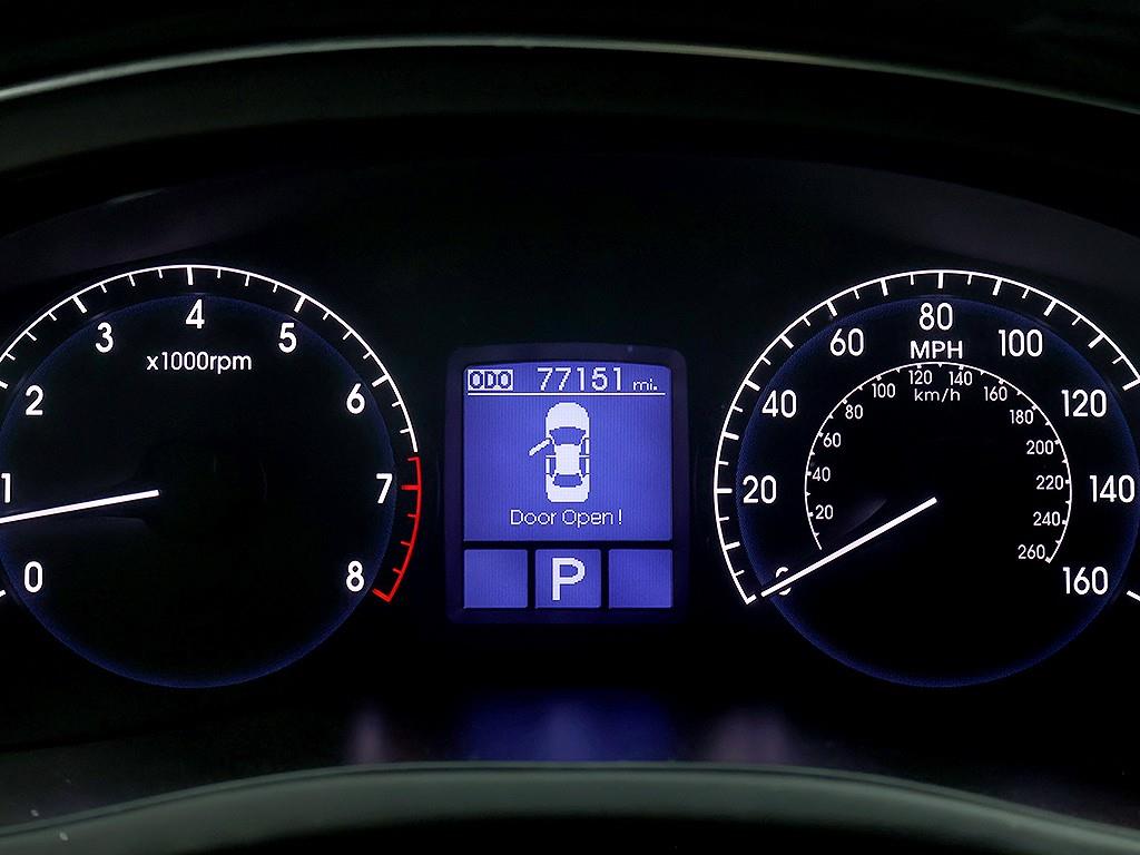 HYUNDAI Genesis - Vista 11