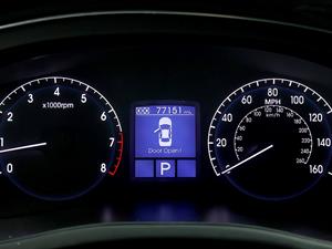 HYUNDAI Genesis - Vista 12