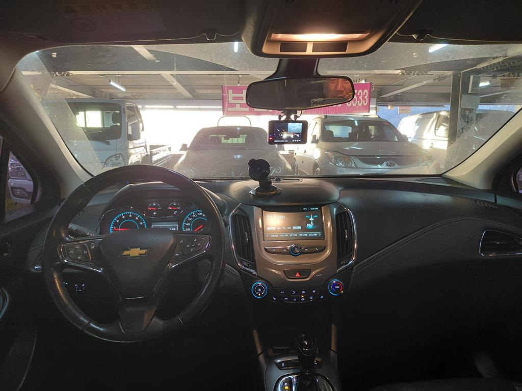 Chevrolet Cruise - Vista 7