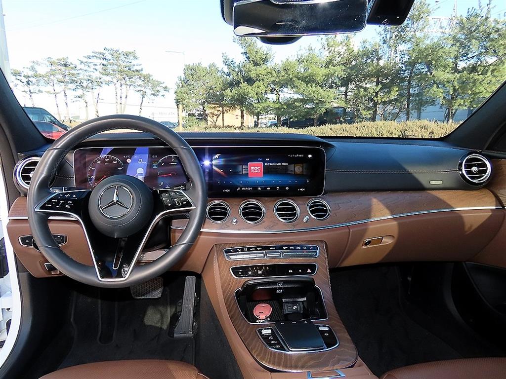 Mercedes Benz E class - Vista 7