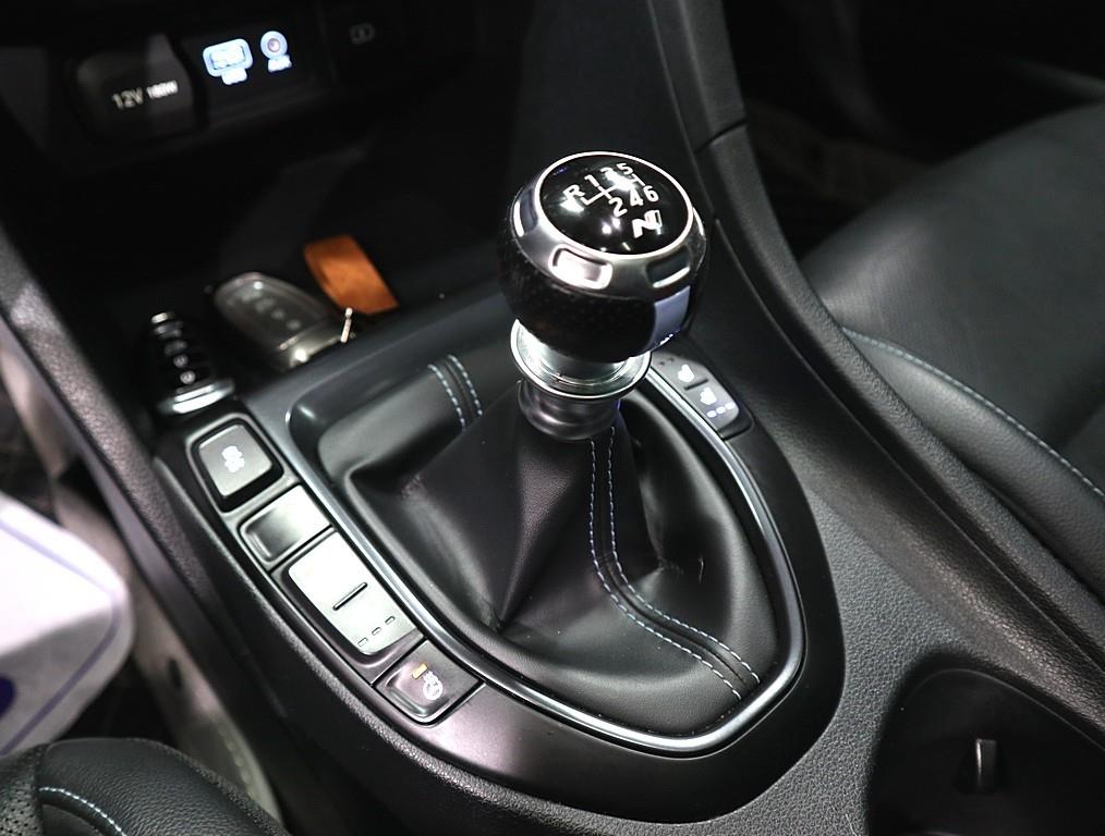 HYUNDAI Veloster 2019 Rojo - Importación desde Corea - HF Imports Iquique - Foto 15