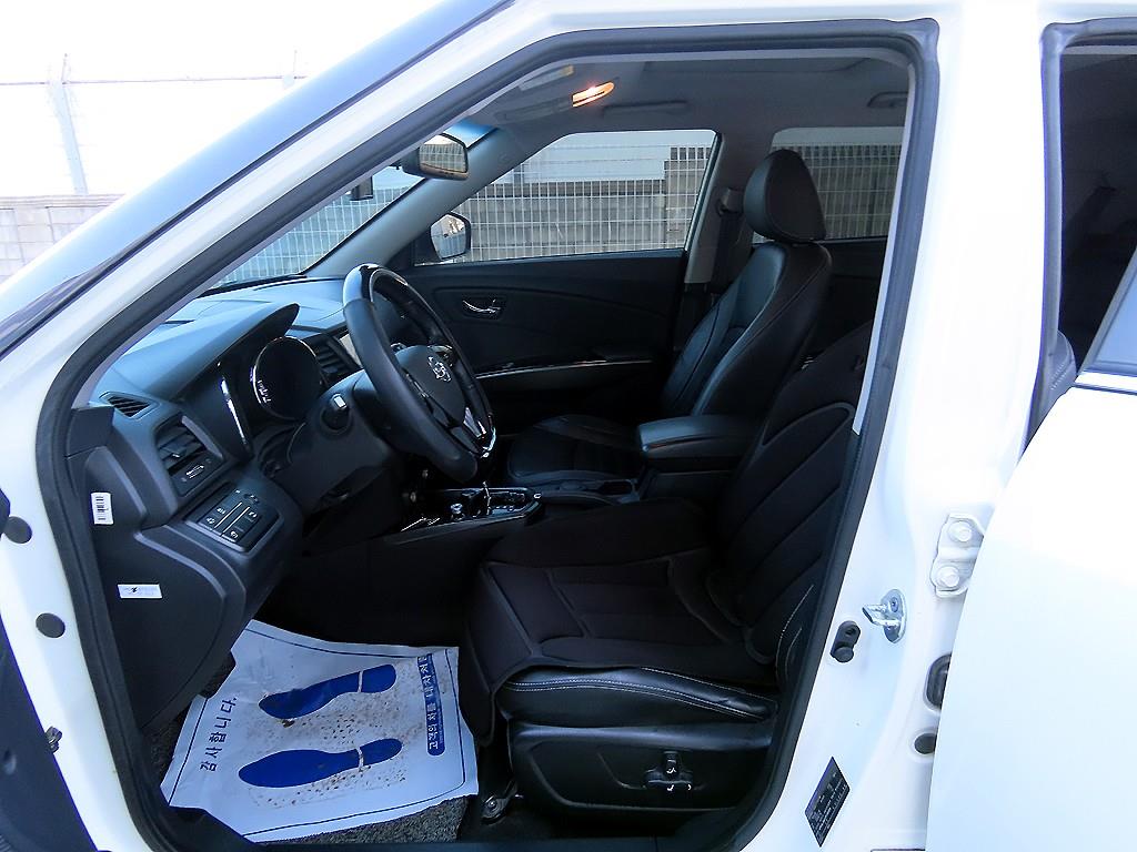 Ssangyong Tivoli - Vista 5