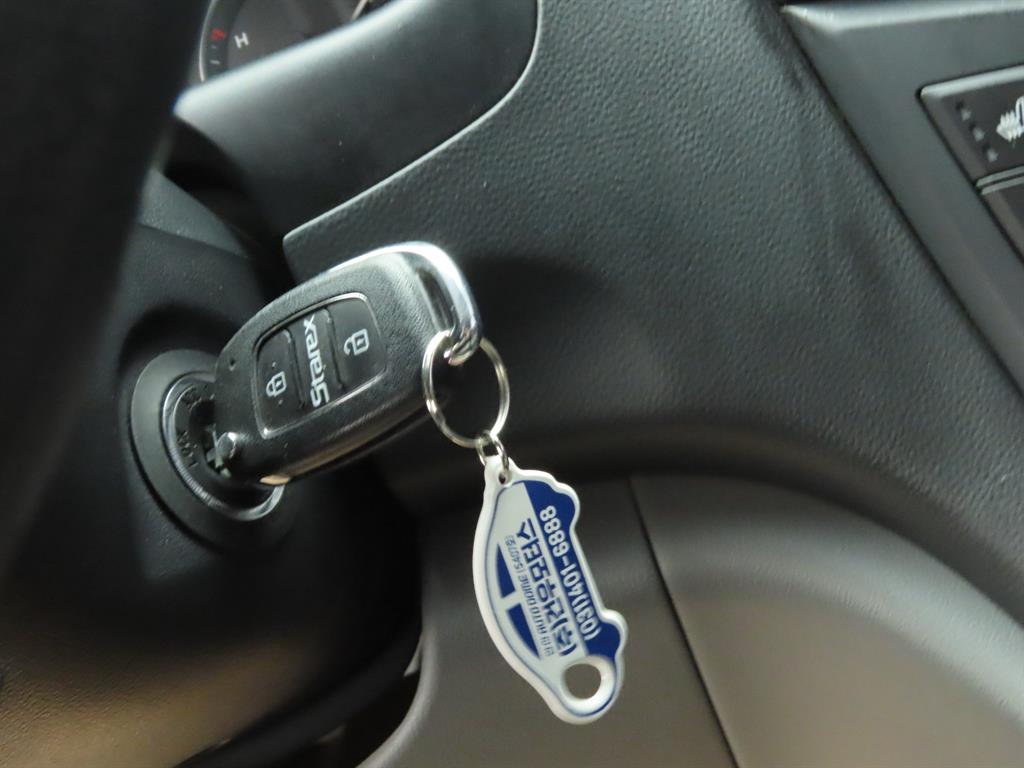 HYUNDAI Starex 2017 Plateado - Importación desde Corea - HF Imports Iquique - Foto 15