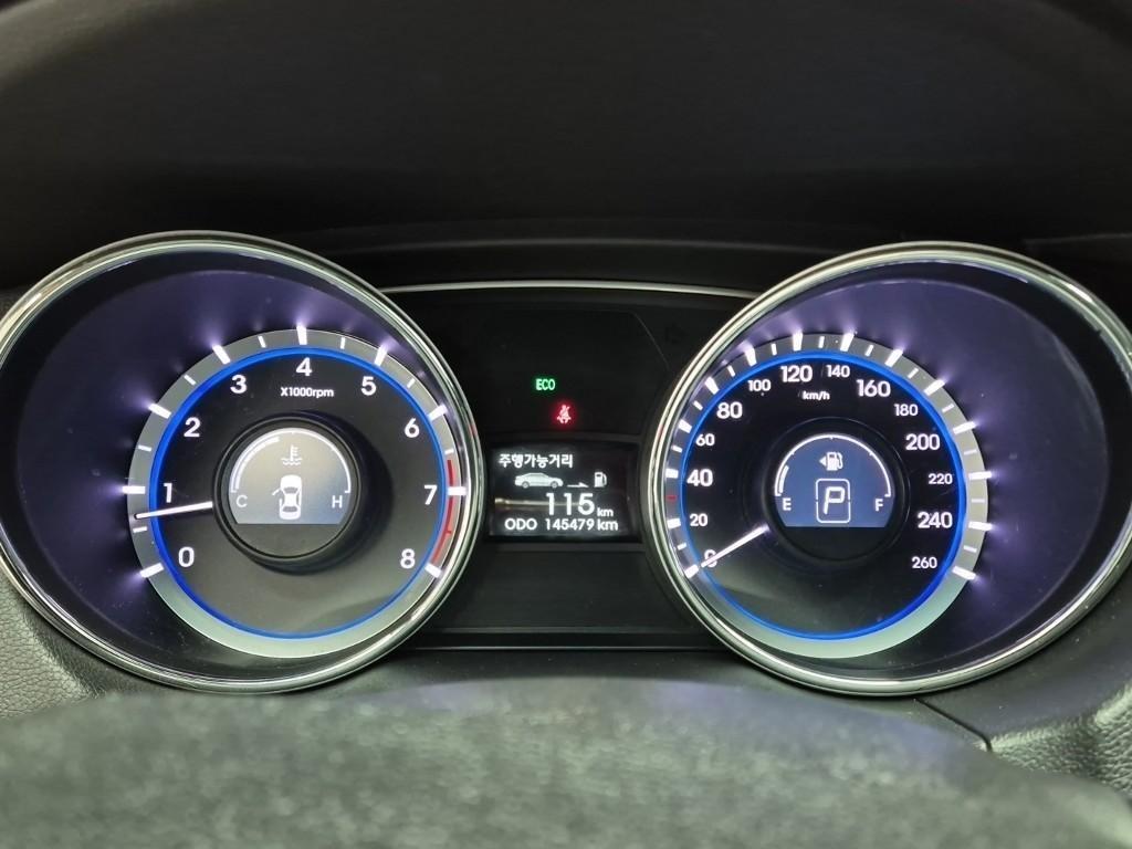 HYUNDAI Sonata - Vista 6