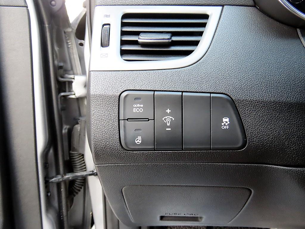 HYUNDAI Avante - Vista 12