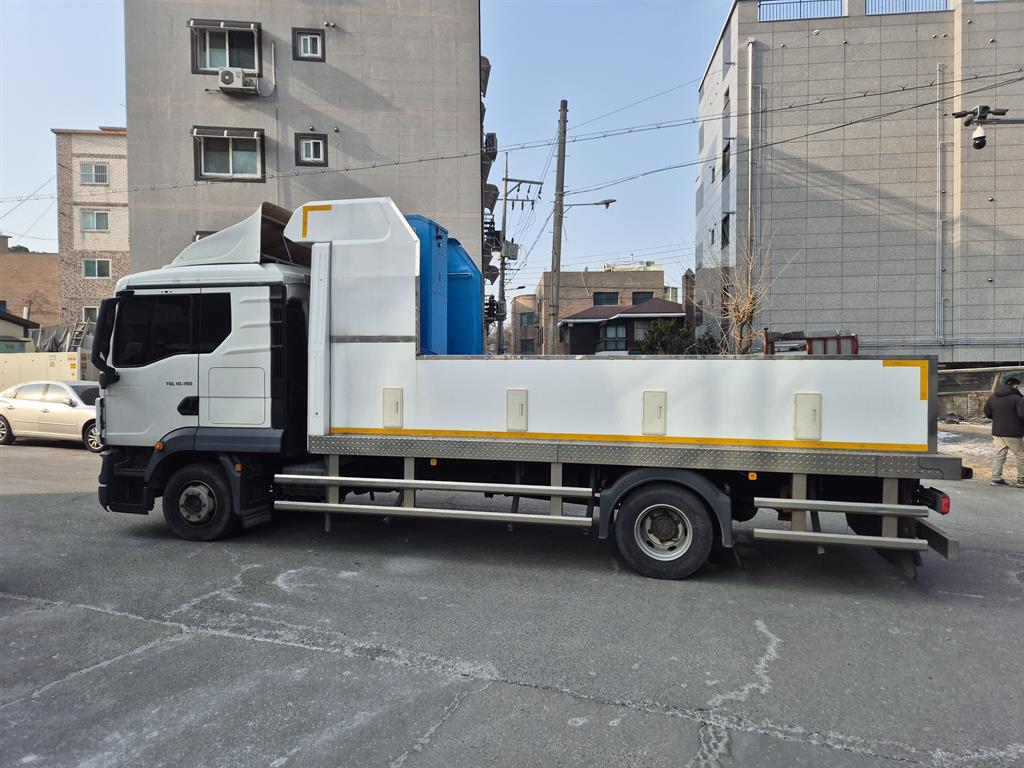 medium and large cargo Live Fish Car - Vista 8