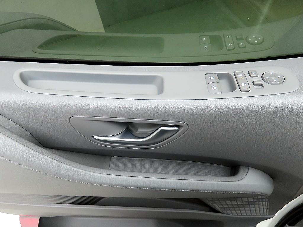 HYUNDAI Staria - Vista 10