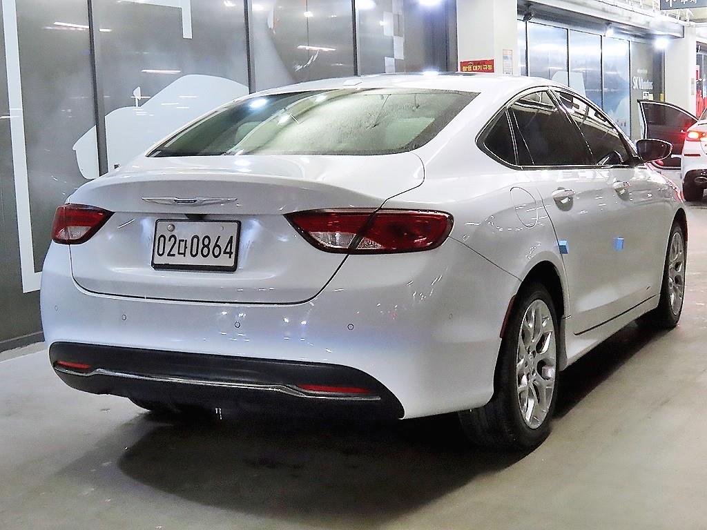 Chrysler 200 - Vista 4