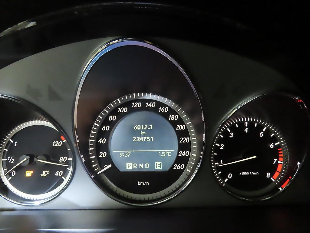 Mercedes Benz C Class - Vista 9