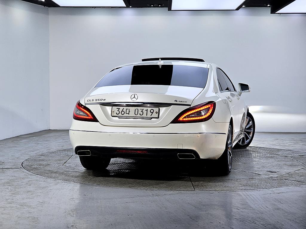 Mercedes Benz CLS Class - Vista 3