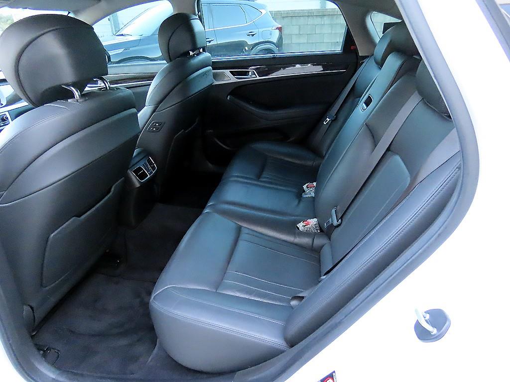 Genesis G80 - Vista 6