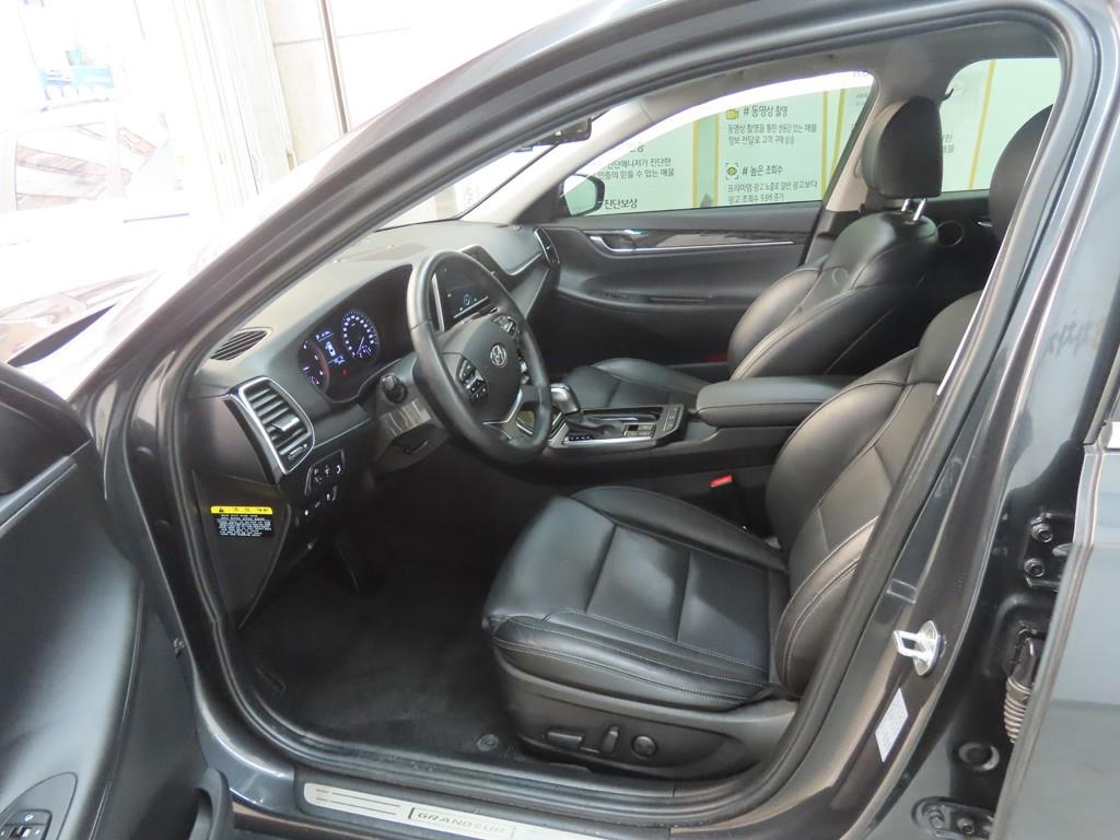 HYUNDAI Grandeur - Vista 5