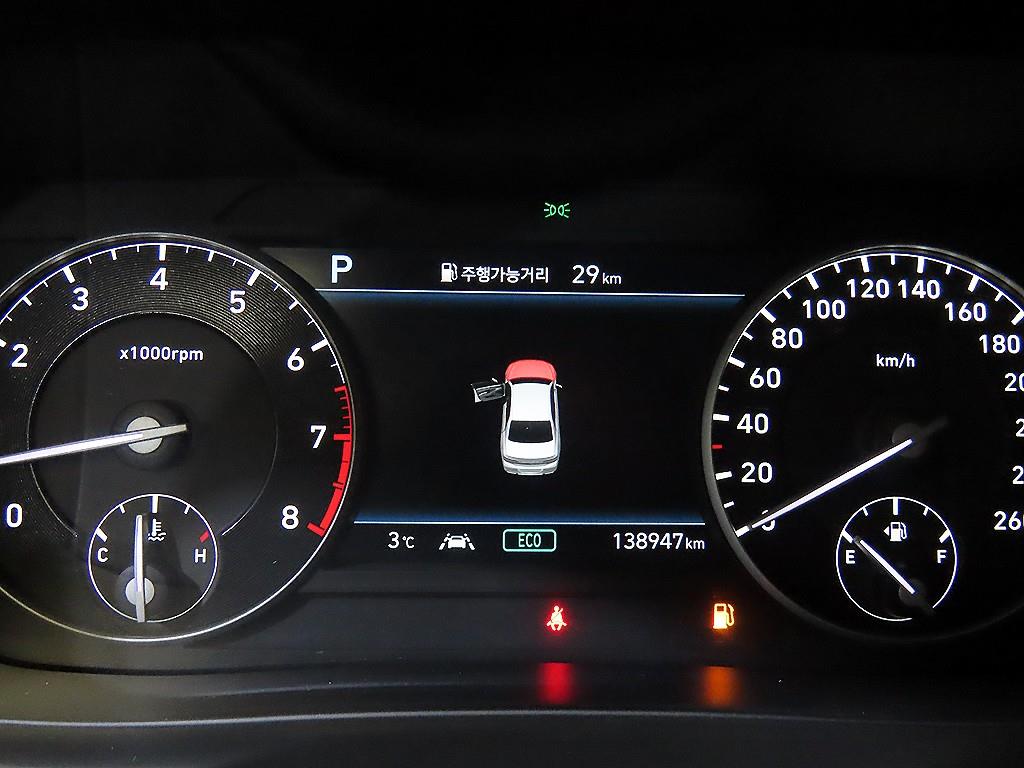 Genesis G90 - Vista 9