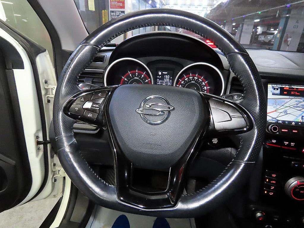 Ssangyong Tivoli - Vista 8