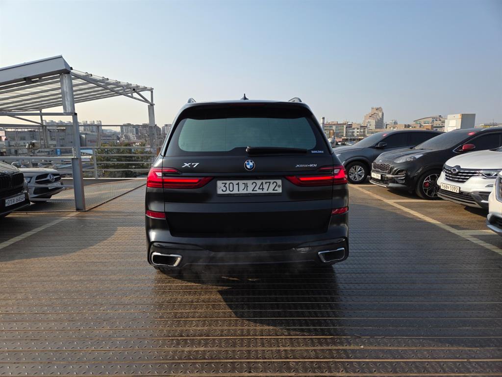 BMW X7 - Vista 4