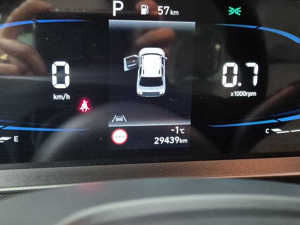 HYUNDAI Casper - Vista 6