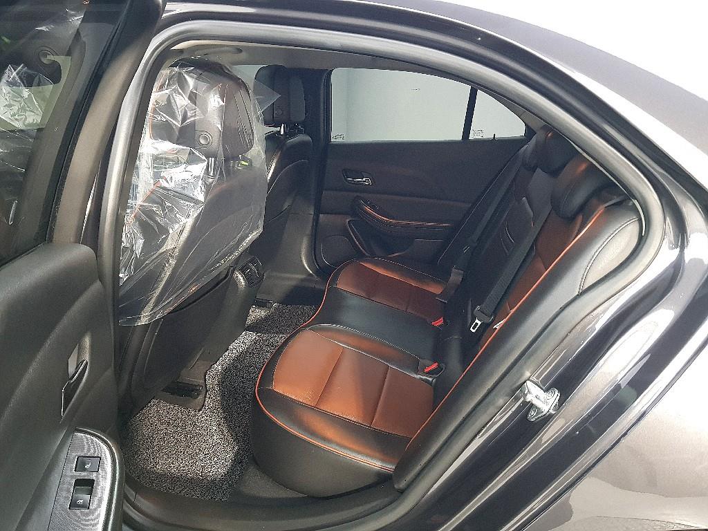 Chevrolet Malibu - Vista 9