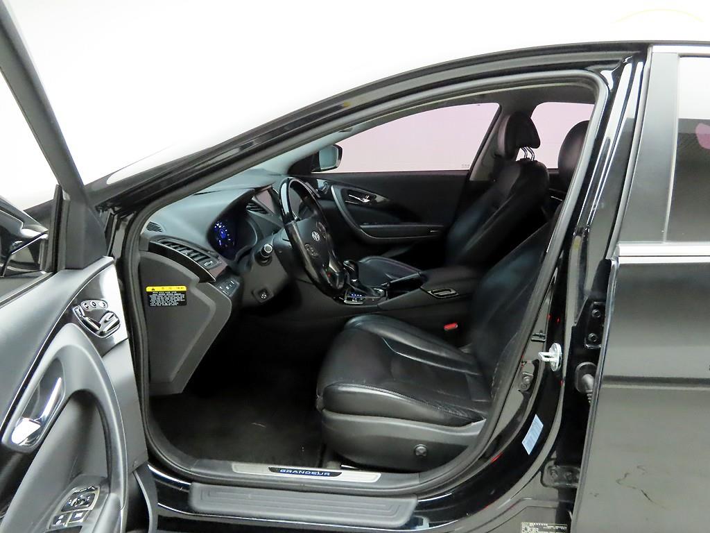 HYUNDAI Grandeur - Vista 12