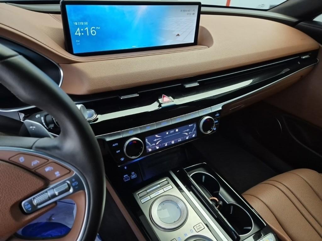 Genesis G80 - Vista 10
