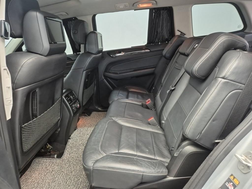 Mercedes Benz GLS Class - Vista 12