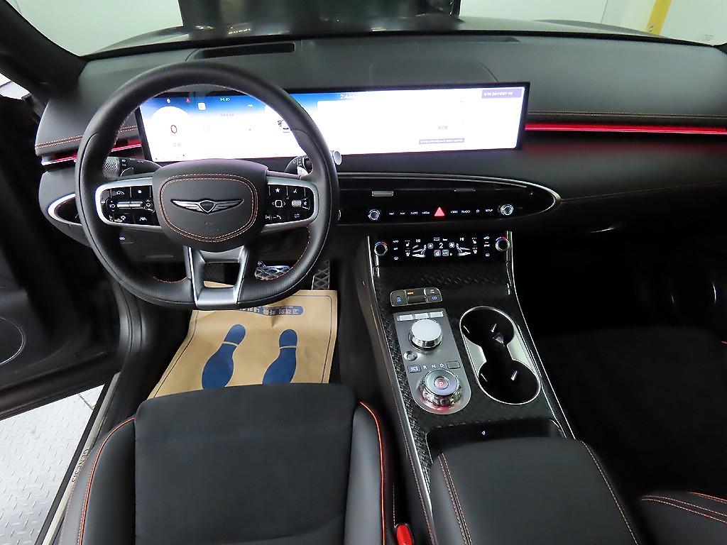 Genesis GV70 - Vista 7