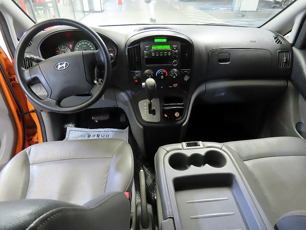 HYUNDAI Starex - Vista 11