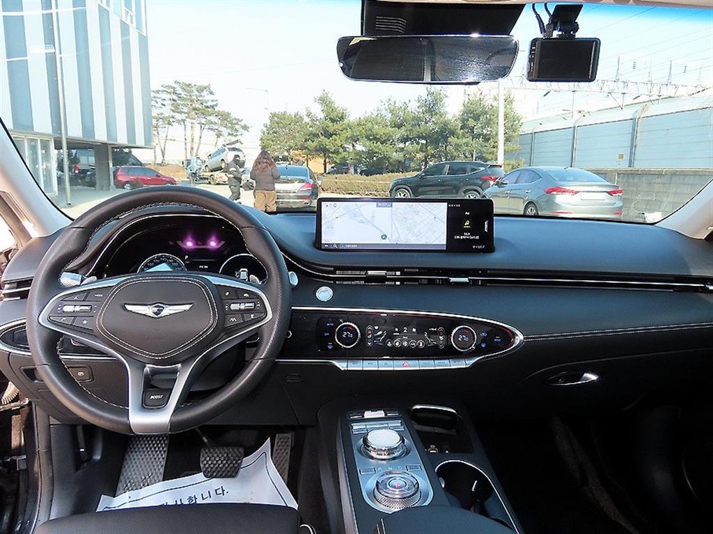 Genesis GV70 - Vista 7