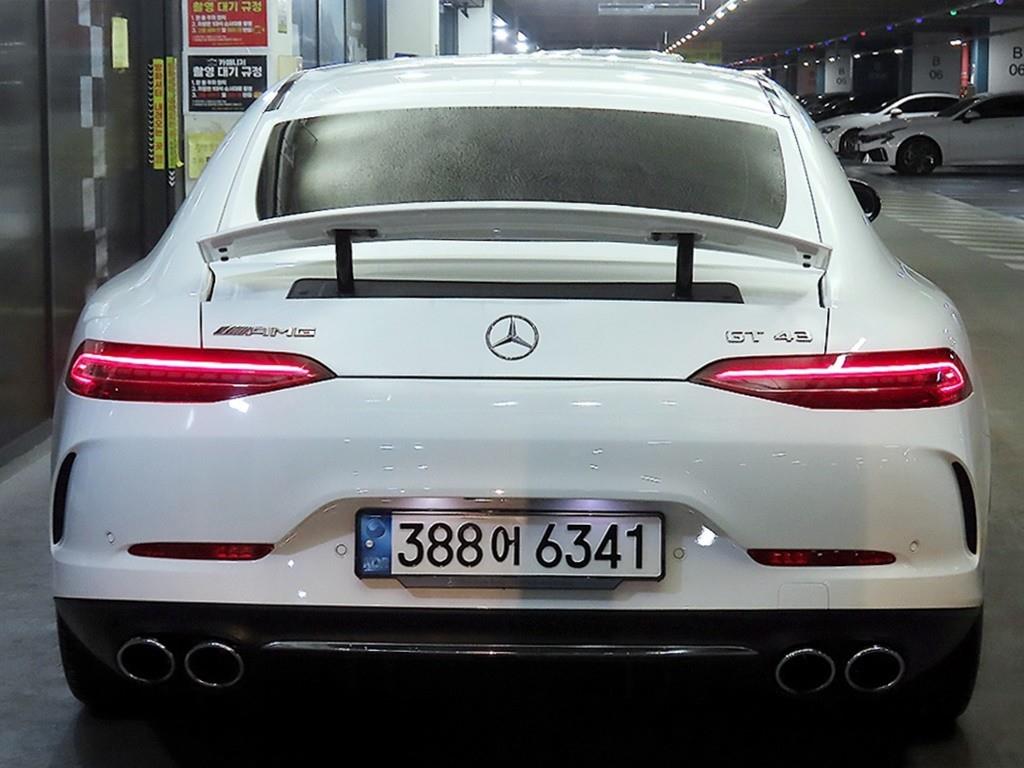 Mercedes Benz AMG GT - Vista 5