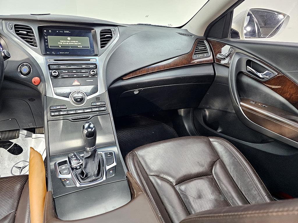 HYUNDAI Grandeur - Vista 10