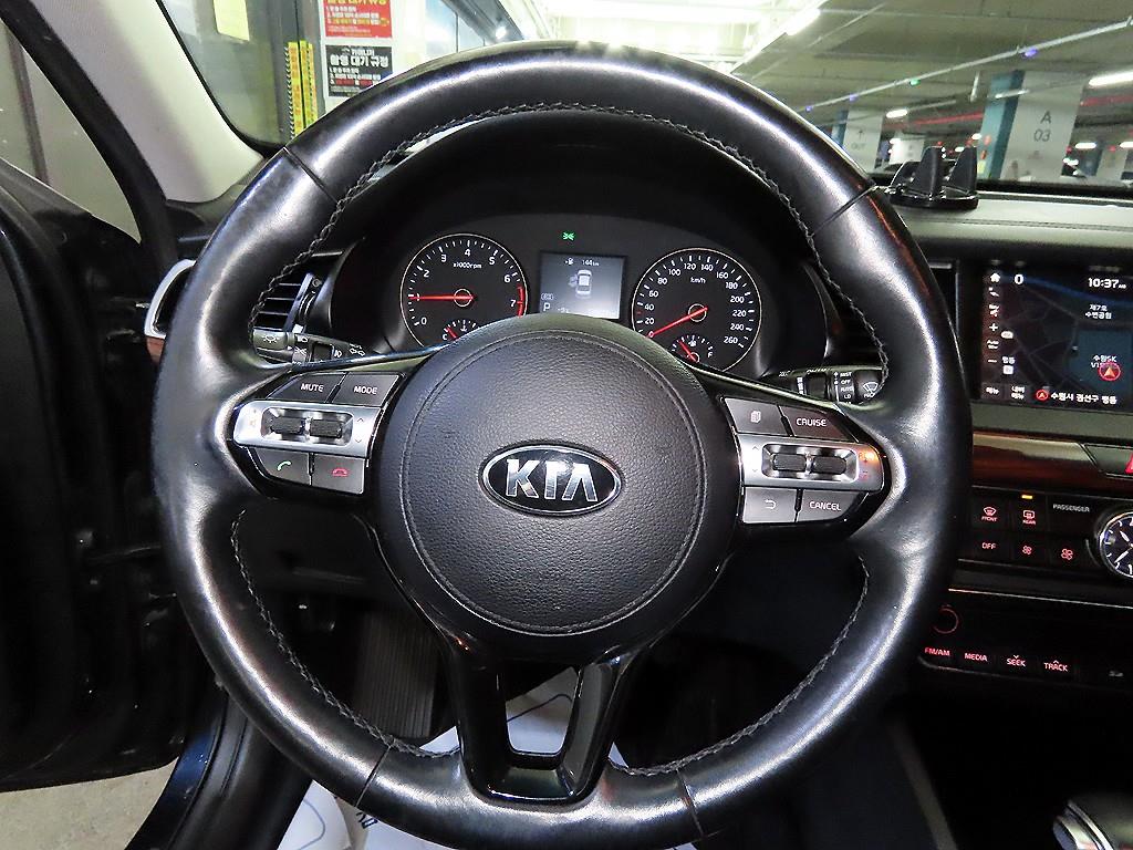 KIA K7 - Vista 8