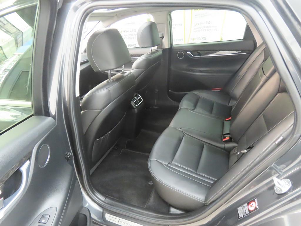 HYUNDAI Grandeur - Vista 6