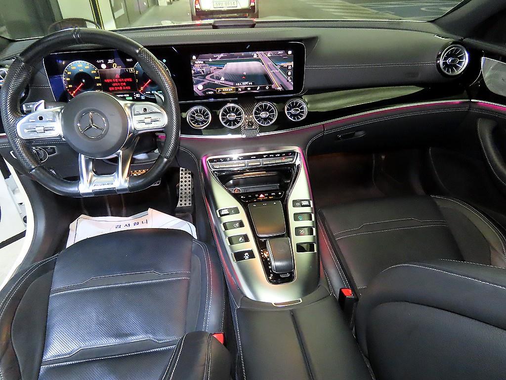 Mercedes Benz AMG GT - Vista 10